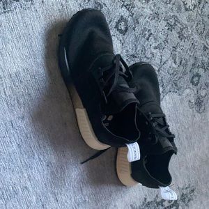 Adidas NMD WOMENS 6.5/ men’s 5.5